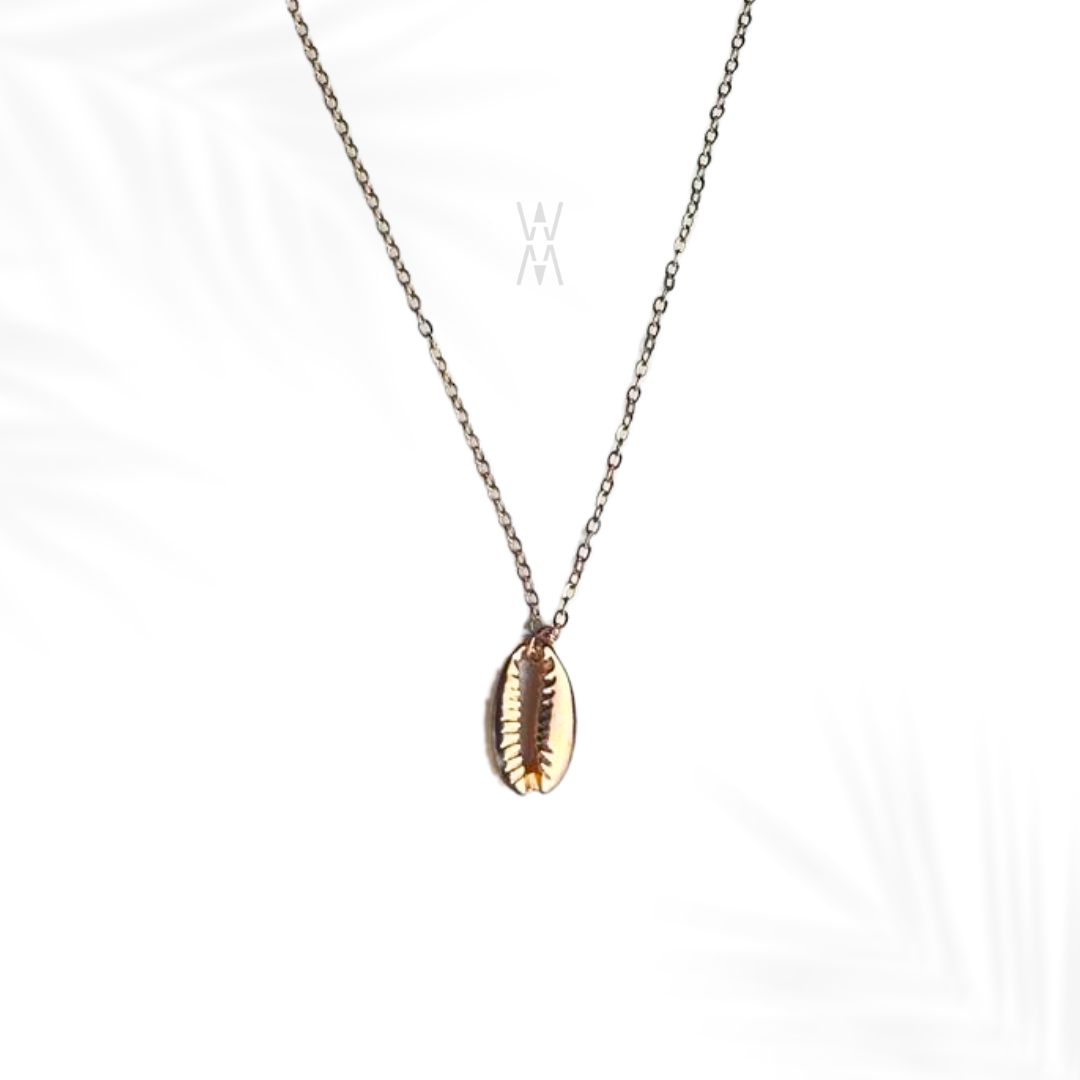 Safiya | Collier doré avec cauri